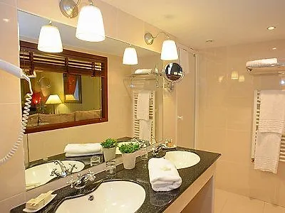 호텔 Logis Restaurant La Regence 3*
