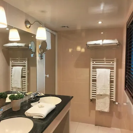 Logis Restaurant La Regence Отель Шербур-ан-Котантен