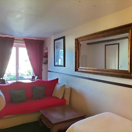 Отель Logis Restaurant La Regence 3*