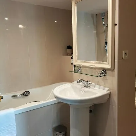 Logis La Régence Hotel 3*