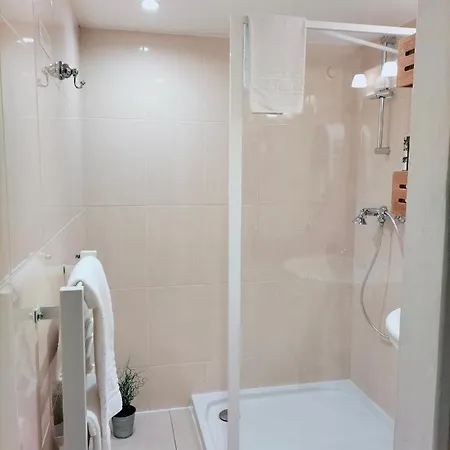 Logis Restaurant La Regence 3* Шербур-ан-Котантен