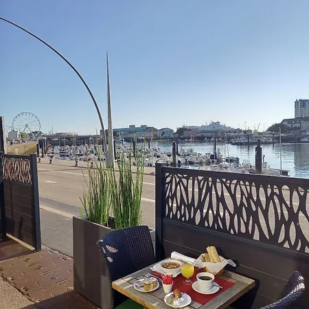 Отель Logis Restaurant La Regence 3*