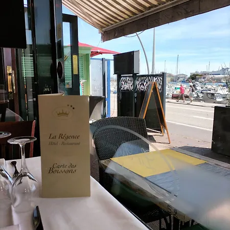 Отель Logis Restaurant La Regence 3*