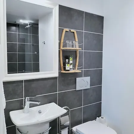 Отель Logis Restaurant La Regence Шербур-ан-Котантен