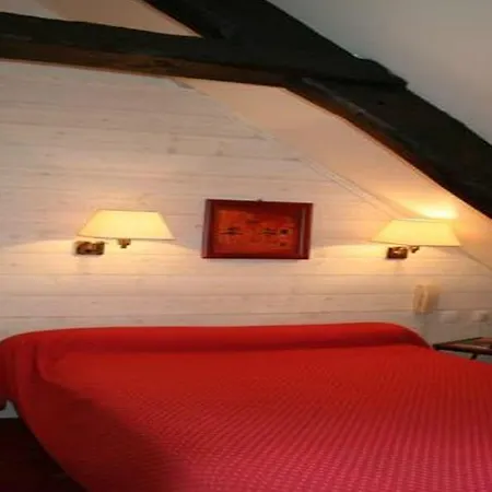 Отель Logis Restaurant La Regence Шербур-ан-Котантен